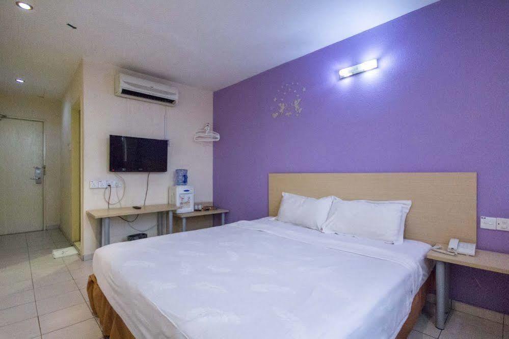 Sri Indar Hotel Μπουκίτ Μερταχάμ Εξωτερικό φωτογραφία